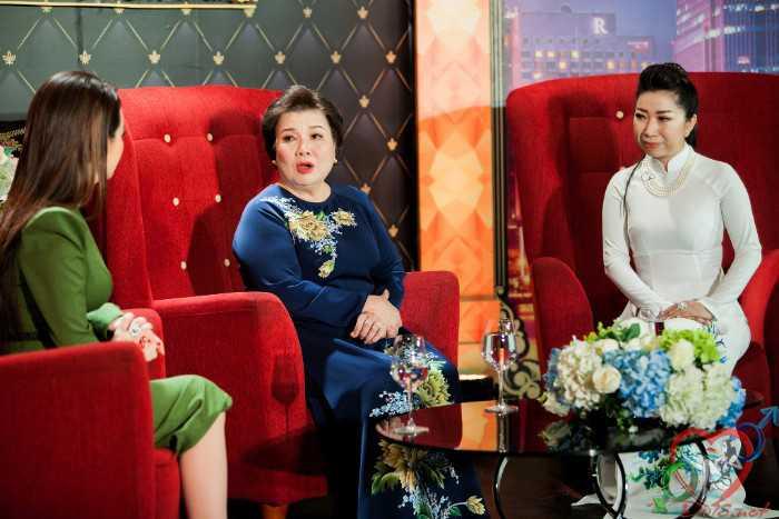 Chuyên gia chia sẻ về dương vật giả là gì