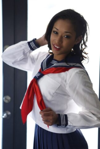 37712671_001_af94 Cosplayer Skin Diamond opens her legs wide for a deep fuck & takes a cumshot