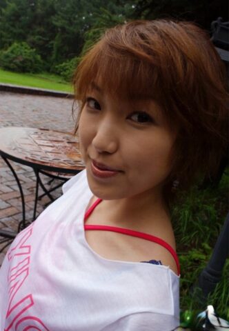 Short-haired asian girl with neat ass strips down outdoor