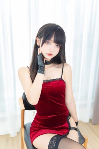 Pretty Asian wife shows her sexy legs wearing stockings and high heels