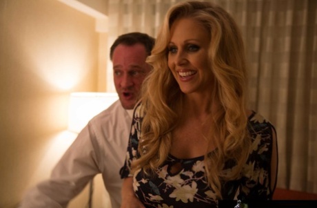 Ảnh Sex Gái Xinh Châu Âu Fantastic looking MILF with big tits Julia Ann rides a hot dick in lingerie Fantastic looking MILF with big tits Julia Ann rides a hot dick in lingerie