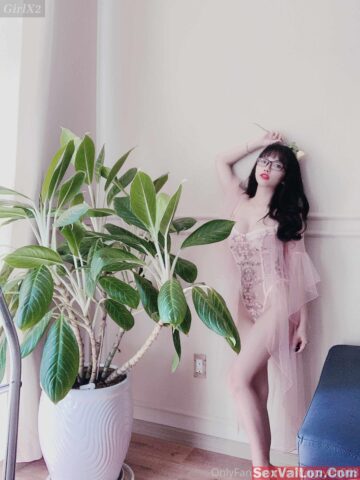 Gọi em là thánh yêu bởi vì em “thiếu anh” Gọi em là thánh yêu bởi vì em “thiếu anh”