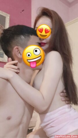 Địt vào lỗ bướm của em đi anh Địt vào lỗ bướm của em đi anh