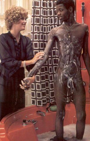 22077541_004_3a94 Curly-haired lady humps a skinny black guy