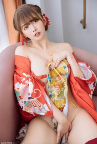 59107898_005_136d Sexy Asian babe Amanda Taylor exposing her natural body in a hot kimono
